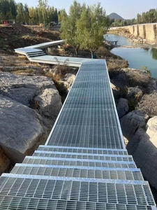 Caillebotis en acier plate-forme passerelle/galvanisé route <span class=keywords><strong>gouttière</strong></span> caillebotis/escalier échelle soudée ordinaire caillebotis en acier - Product Image 4