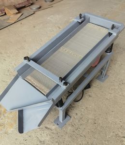 شاشة صغيرة اهتزازية لفصل جزيئات النحاس النظيفة والنحاس 1.3 C02/C03 من ماكينة فانر - Product Image 1