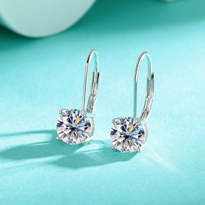 Pendientes de aro tipo huggie de moissanita VVS GRA de 2 quilates con corte redondo de alta calidad, cierre de cobre con relleno de oro de 14K, joyería streetwear para mujer - Product Image 4