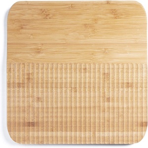 Tagliere in Legno di Bambù Sagomato per Tagliare e Raccogliere Alimenti, Modello Wave Chop & Slide - Product Image 1