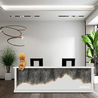 Comptoir incurvé pliable laqué minimaliste moderne pour réception d'hôtel magasin de détail service à la clientèle utilisation de bureau et d'hôpital
