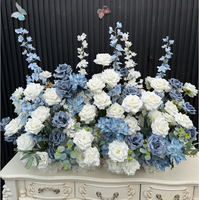QSLH Arrangement floral romantique pour mariage, centre de table bleu poussière, boule de fleurs, fausse rose, chemin de fleurs blanc pour allée, décoration