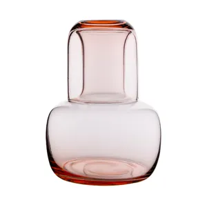 Jarra y vaso de cristal rosa con mesita de noche para beber vino y zumo, jarra de agua de cristal de 850ml con soporte para la noche