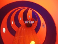 Opblaasbare tunnel met aangepaste logo-kleur, Caterpillar-achtige hindernisbaan, uitdagende combo, dubbel gestikte opblaasbare assault course