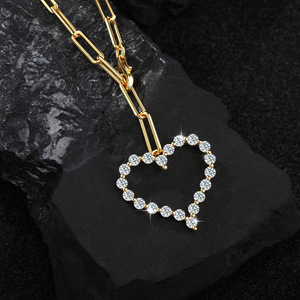 Colar de Pingente em Forma de Coração com <span class=keywords><strong>Moissanite</strong></span> Incrustado em Prata Esterlina S925 a Preço de Fábrica para Mulheres, Presente de Casamento - Product Image 3