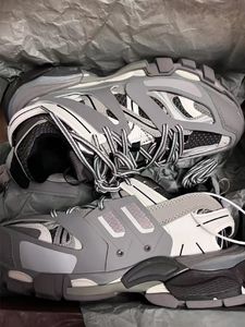 Nouvelle Tendance 2026 – Chaussures de Course Respirantes Anti-Odeur en Maille LED 3.0 de Qualité Supérieure pour Femmes et Hommes – Style Rétro Décontracté Tout Usage - Product Image 3