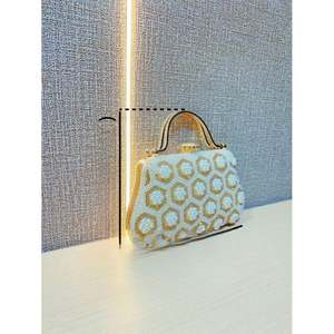 حقيبة يد نسائية على شكل قلب مرصعة بالأحجار الكريمة للسهرات والحفلات، حقيبة يد ذهبية مزينة بالكريستال - Product Image 1