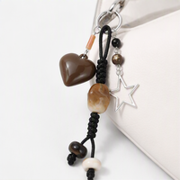 Porte-clés vintage en perles cœur marron avec cordon tressé noir et breloque étoile en perle marbrée, accessoire de sac