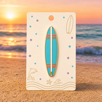 Broche émail souple 2D en forme de planche de surf, bijoux rétro sur le thème du surf et de la plage, plaqué or, badges métalliques en gros, épingles émail personnalisées OEM