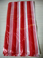 COUVERTURE DE TABLE EN PLASTIQUE AVEC RAYURE