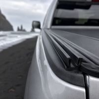 Couverture de benne rétractable en aluminium robuste avec volet roulant anti-pincement et verrouillage électrique pour Toyota Tundra OEM ODM