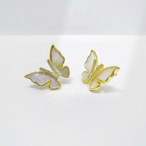 Boucles d'oreilles papillon en argent sterling 925 plaqué or 14 carats, zircon, bijoux fins, tendance, petites, pas chères, pour filles. - Product Image 3