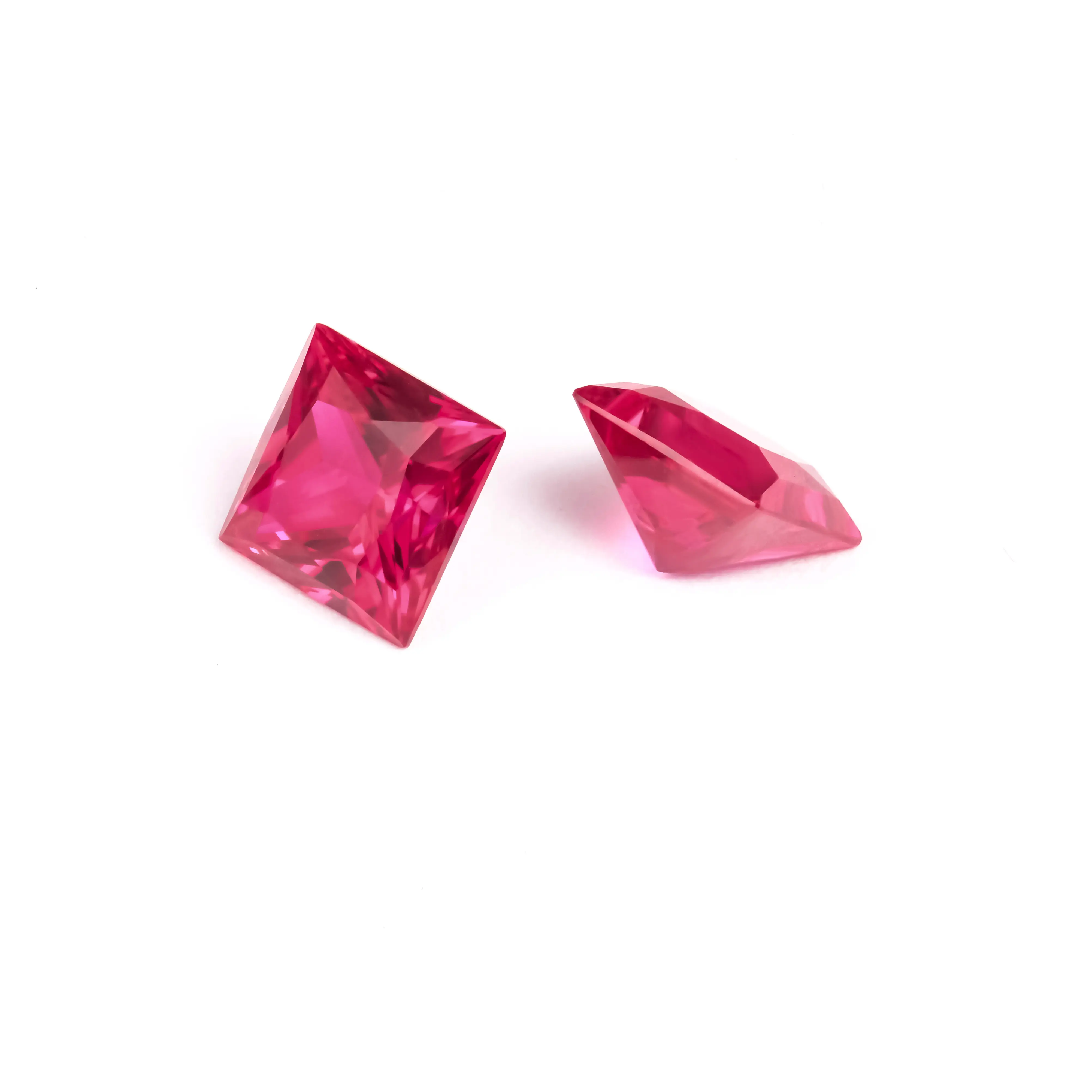 卸売独自の天然赤色VVS高品質プリンセスカットルビー珍しいマーチャントはユニークな実験室で成長した宝石を持っています