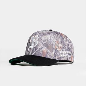 Gorras Estructuradas Personalizadas de 5 Paneles con Camuflaje RealTree, Logotipo Bordado en 3D, Gorras Snapback de Algodón de Dos Tonos - Product Image 3