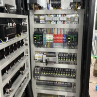 Gabinete de Control de Presión Constante de 440V a Medida, Panel PLC Industrial de 250A con Pantalla Táctil HMI para Suministro Inteligente de Agua