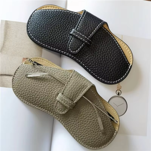 Étuis à lunettes de luxe personnalisés en cuir PU, vente en gros, boîte de rangement haut de gamme pour lunettes de soleil avec logo de marque et breloque personnalisée - Product Image 5