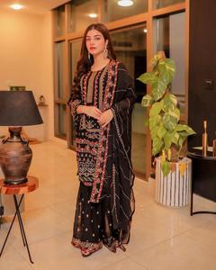 ชุดท็อป-ชาร่าสไตล์บอลลีวูดใหม่พร้อมจอร์เจ็ทต์ปักอย่างสวยงามและหนักด้วยงานปักเย็บเต็มตัว - Product Image 3