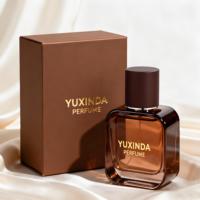 Vente en gros, faible MOQ, flacon de parfum en verre cristal carré de haute qualité, brume fine, couvercle noir, étiquette personnalisée, personnalisable