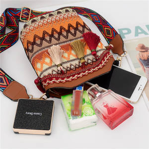 2024 nouvelle mode coréenne femmes sac à bandoulière ethnique broderie fermeture à glissière poignée unique Cheongsam petit seau sac chaînes - Product Image 3