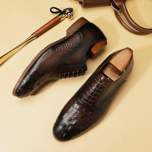 รองเท้าหนังผู้ชายคุณภาพสูงสีดำ แฟชั่นธุรกิจ รองเท้าทรงทางการ  ลายปั๊ม  ทันสมัย  รองเท้าโลฟเฟอร์ รองเท้าเดรส และรองเท้าอ็อกซ์ฟอร์ด - Product Image 2