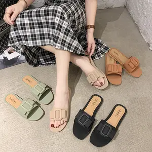 Oem Sandal Olahraga Alas Kaki Slide Datar untuk Wanita Sandal Log PVC Sandal Sepatu Trendi Lainnya Sandal Pijat Gambar