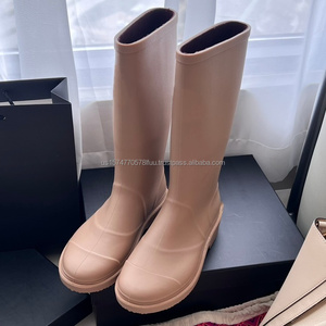Botas de Lluvia Impermeables de Media Pantorrilla para Mujer, Diseño de Moda Otoño/Invierno, al por Mayor - Product Image 1