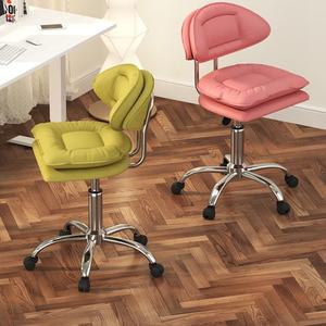 Silla de peluquero de salón de elevación simple y giratoria con asiento tapizado cómodo respaldo de tocador de dormitorio de niñas para salones de belleza - Product Image 1