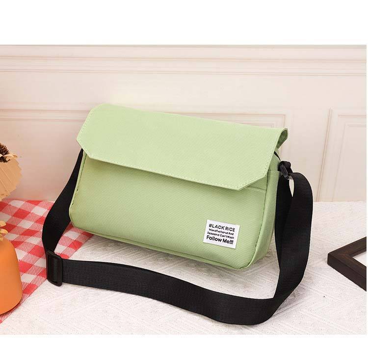 สีเขียวอ่อน