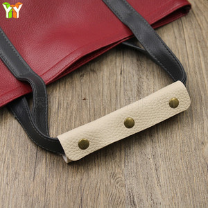 Asa de transporte de cuero para alimentos, fácil de transportar, evita la tensión en las manos y protege bolsas y equipaje. Presenta 3 hebillas - Product Image 4