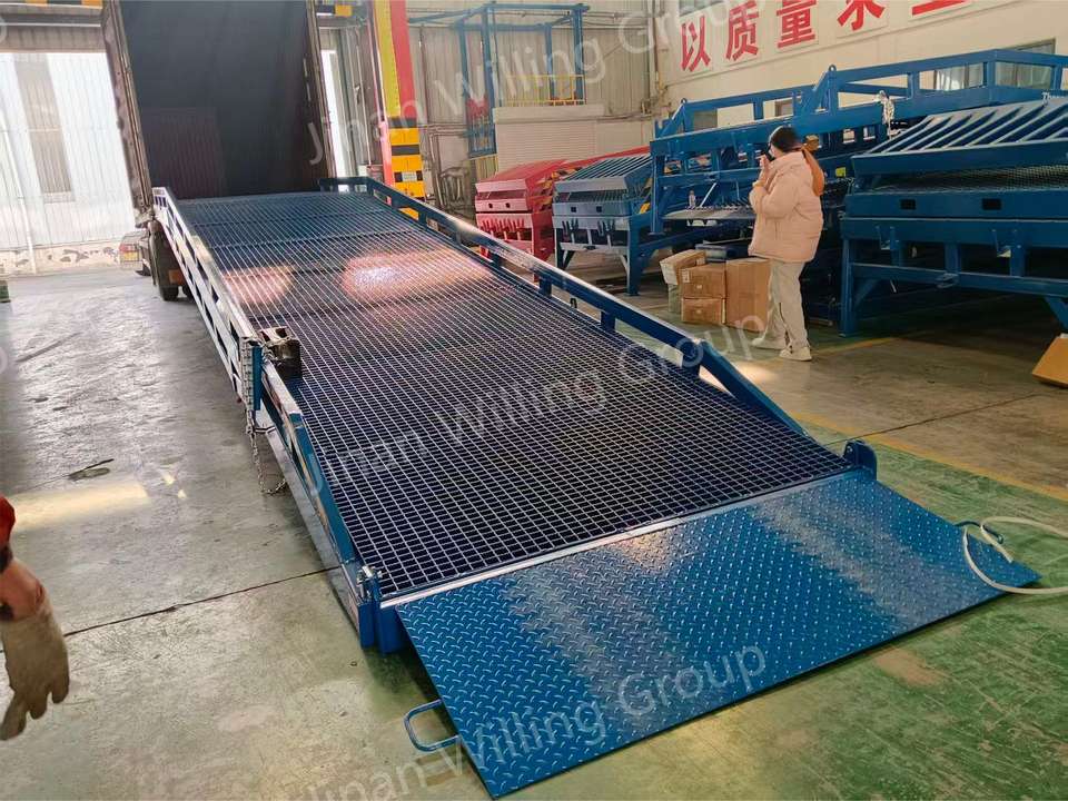 Cylindrical Ramp Mobile Models Landing Hydraulic Cylinder Telescopic Folding Dock Ramp ...