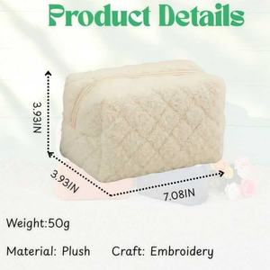 Sac cosmétique en fourrure en peluche avec velours Teddy ouilted Diamond-Pattern Cosmetic Bag Custom Quilting Embroidery Makeup Bags for Travel - Product Image 3