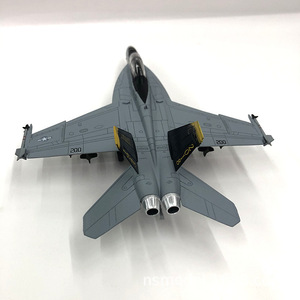 โมเดลเครื่องบินรบอเมริกัน F-18B สไตรค์ไฟท์เตอร์ ขนาด 1:100 ทำจากโลหะผสม บรรจุในกล่องสี - Product Image 4