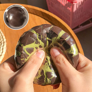 Juguete Antiestrés de TPR con Forma de Bola de Chocolate Negro Crujiente de Menta de 6 cm, Hecho a Mano, Regalo Creativo para Niños y Adultos - Product Image 1
