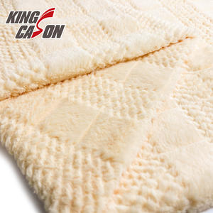 <span class=keywords><strong>Tela</strong></span> de lana Kingcason Jacquard de piel de conejo, <span class=keywords><strong>pelo</strong></span> <span class=keywords><strong>largo</strong></span> cálido, cepillo de un lado, <span class=keywords><strong>tela</strong></span> de punto, <span class=keywords><strong>precio</strong></span> barato, felpa para juguetes, prendas - Product Image 3