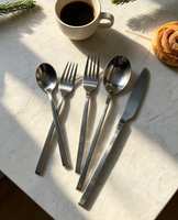 Ensemble de couverts en acier inoxydable poli à manche droit, 5 pièces, comprenant couteau, fourchette et cuillère, pour la maison et la restauration
