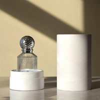 Bouteille en verre de parfum de luxe vaporisateur en verre cosmétique transparent à rayures givrées bouteille de parfum vide atomiseur avec boîte cadeau