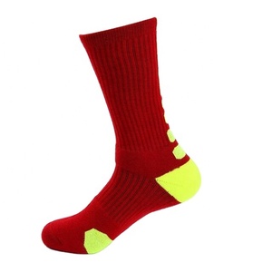 Cadeau de Noël pour les chaussettes de sport pour hommes de grand garçon Chaussettes de basket-ball en coton doux et sec évacuant l'humidité - Product Image 5