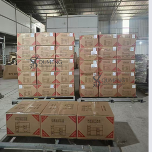 Silla de Estilismo Profesional para Salón de Belleza, Negra y Dorada, Hidráulica, Ajustable en Altura, Giratoria 360°, de Cuero PU - Product Image 6