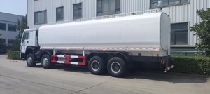 Venta Directa de Fábrica Nuevo Camión Cisterna de Combustible Diésel Sinotruck HOWO 8X4, 30000 Litros, 40cbm, 400HP, 15T GVW, Tanque de Acero - Product Image 3