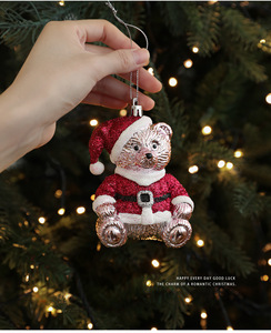 Set di Decorazioni Natalizie Rosa Glitterate, Ciondoli a Forma di Orsetto, Pupazzo di Neve, Cuffie e Cupcake per Albero di Natale e Feste - Product Image 3