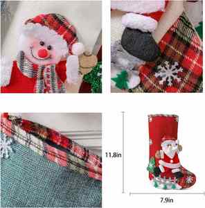 Ensemble personnalisé de grandes chaussettes modernes en toile, rouge et vert traditionnels, pour fêtes de famille, promotion de Noël, cadeau portable - Product Image 3