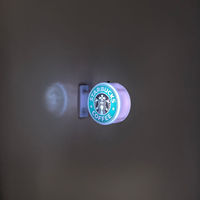 Tendencia 2025 Nueva pegatina de nevera de plástico ABS magnético LED impresa UV ecológica 4x4cm para regalos corporativos de negocios promocionales