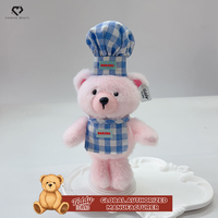 Chapeau de chef à motif quadrillé bleu sur le thème alimentaire, Ours en peluche rose, Tablier sur le thème de la pâtisserie, Poupée en peluche