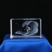 Cube en cristal gravé au laser 3D représentant un joueur de golf, presse-papiers en cristal K9 avec gravure intérieure du golfeur, trophée sportif personnalisé