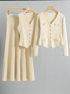 Completo Casual Stampato da <span class=keywords><strong>Donna</strong></span>: Giacca + Maglia con Scollo a V + Pantaloni in Maglia, Set Tre Pezzi - Product Image 4