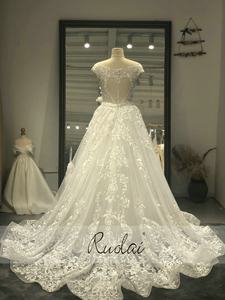 Ruolai OWD-H2430 dentelle appliques décolleté en V robe de mariée découpe a-ligne tribunal train robes de mariée pour les femmes - Product Image 4