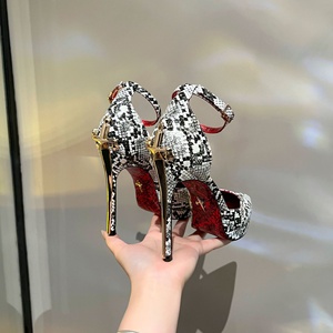Nouvelles Sandales <span class=keywords><strong>Femme</strong></span> 2026 à <span class=keywords><strong>Talon</strong></span> Aiguille Super Haut Doré, Semelle Rouge, Style Royal, Bout Pointu, en <span class=keywords><strong>Cuir</strong></span> Verni avec Bride - Product Image 4