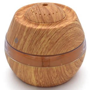 Humidificateur USB coloré et créatif, diffuseur d'aromathérapie de 300Ml, pour la maison, le bureau, le bureau, design en grain de bois - Product Image 1