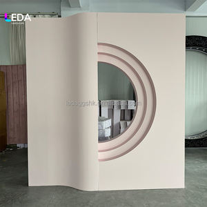 Arco de Boda Blanco Personalizado LEDA con Grabado de Patrón Rosa, Soporte de Pared para Fondo de Escenario de Boda de PVC - Product Image 2