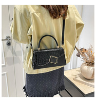Freizeit-Tasche mit Großer Kapazität 2026 Neuer Trendiger und Modischer Texturierter Handtasche mit Einzelner Schulterriemen und Crossbody-Option Kleine Quadratische Tasche